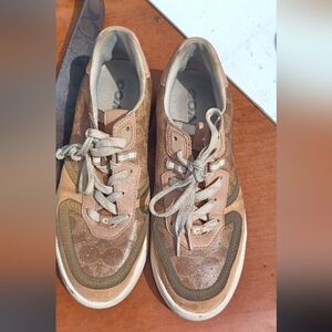 Coach Beige Pink Leather & Logo Low-Top Sneakers